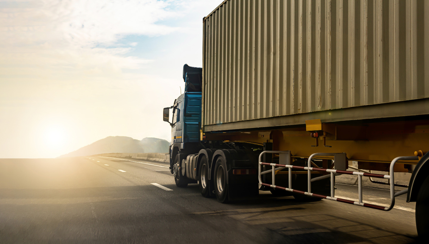 Summer Challenges in the Trucking and Logistics Industry